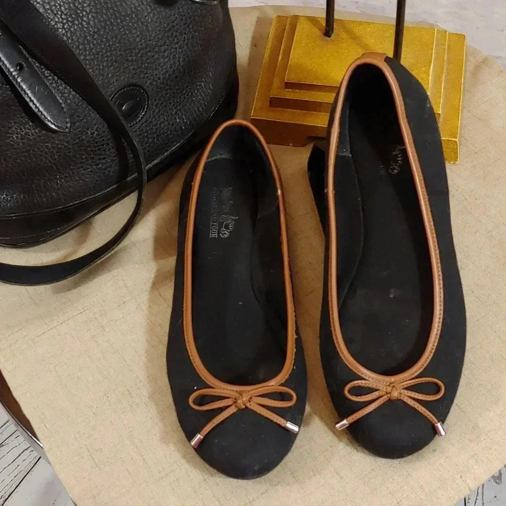 Coach and Four flats - Picture 9 of 9
